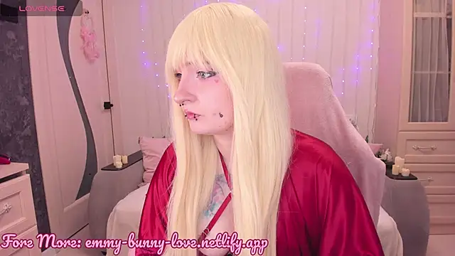 EmmyBunny online show from February 11, 2026, 3:01 pm