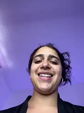 Alicia Ruiz online show from November 26, 2025, 5:57 pm