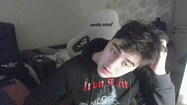 Snapshot of Knuckles17 chatting on January 12, 2026, 1:40 pm Knuckles17 online show from January 12, 2026, 1:40 pm