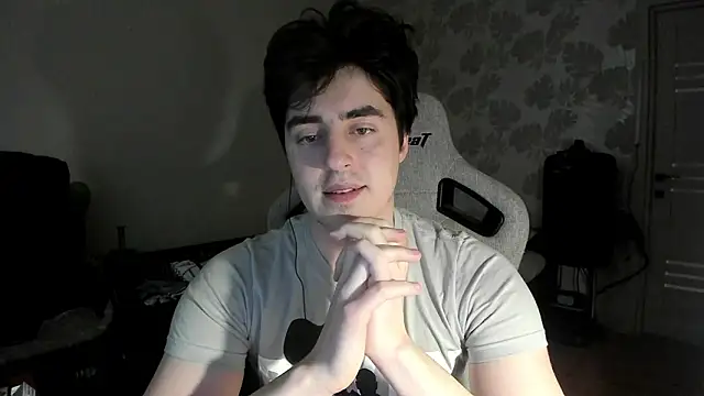 Snapshot of Knuckles17 chatting on March 9, 2026, 1:47 pm Knuckles17 online show from March 9, 2026, 1:47 pm