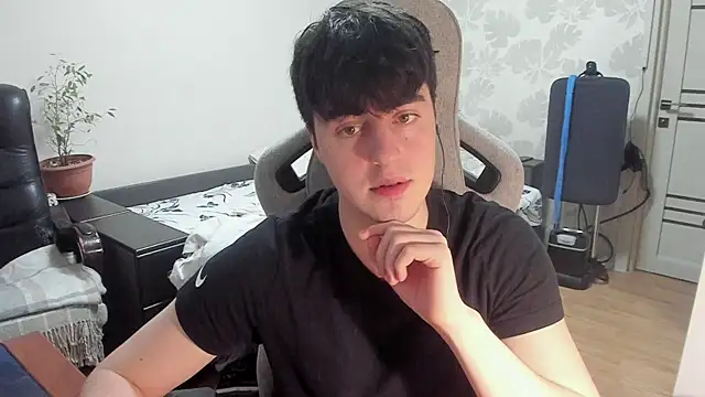 Snapshot of Knuckles17 chatting on December 21, 2025, 5:09 am Knuckles17 online show from December 21, 2025, 5:09 am