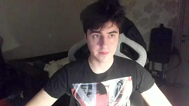 Snapshot of Knuckles17 chatting on February 12, 2026, 1:22 pm Knuckles17 online show from February 12, 2026, 1:22 pm