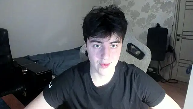 Snapshot of Knuckles17 chatting on February 6, 2026, 1:29 pm Knuckles17 online show from February 6, 2026, 1:29 pm