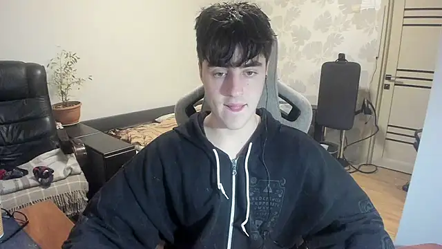 Snapshot of Knuckles17 chatting on December 2, 2025, 1:39 am Knuckles17 online show from December 2, 2025, 1:39 am