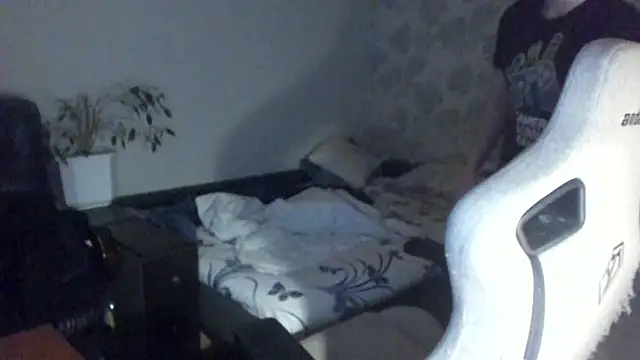 Snapshot of Knuckles17 chatting on February 15, 2026, 1:50 am Knuckles17 online show from February 15, 2026, 1:50 am