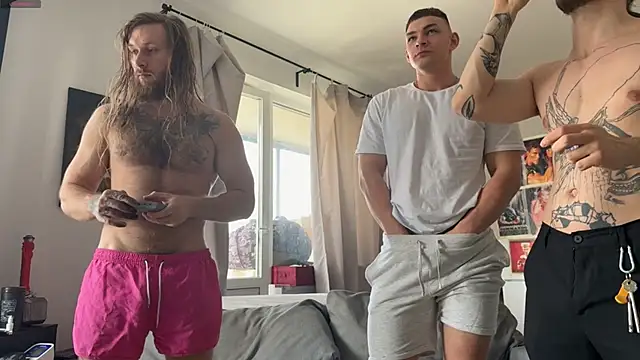 rusbigpaul online show from April 14, 2026, 6:18 am