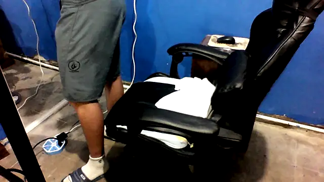 Snapshot of ElmaCannon chatting on February 3, 2025, 7:29 am ElmaCannon online show from February 3, 2025, 7:29 am