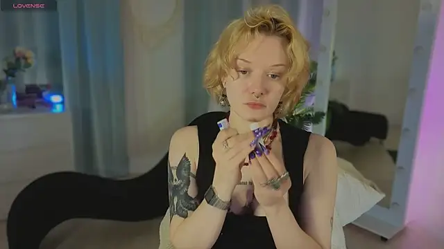 cyber whore  online show from June 3, 2026, 11:22 am