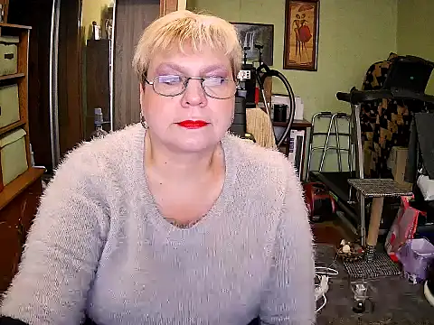 LOLA8888 online show from October 26, 2025, 12:05 pm