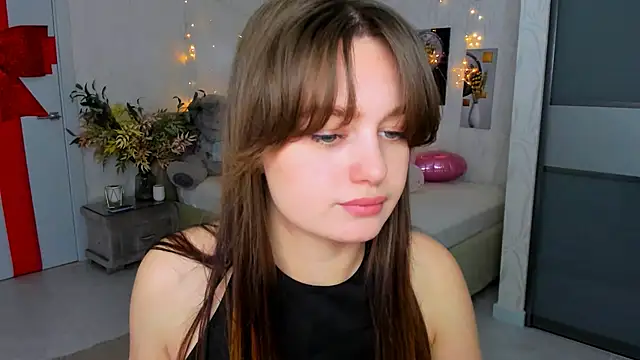MiracleCurly online show from March 5, 2025, 4:02 pm
