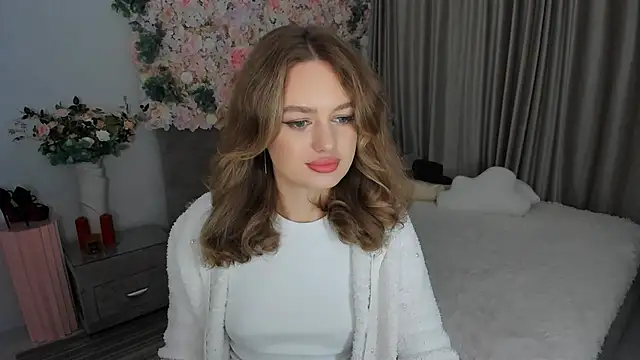 MiracleCurly online show from October 7, 2025, 7:26 pm