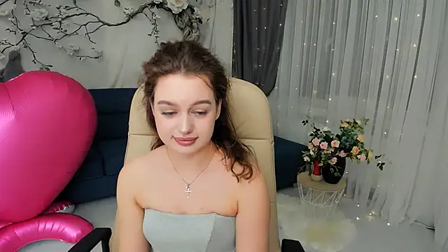 MiracleCurly online show from February 15, 2026, 6:07 pm