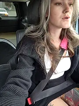 Snapshot of Lilmissvyx chatting on October 10, 2025, 3:24 pm Lilmissvyx online show from October 10, 2025, 3:24 pm