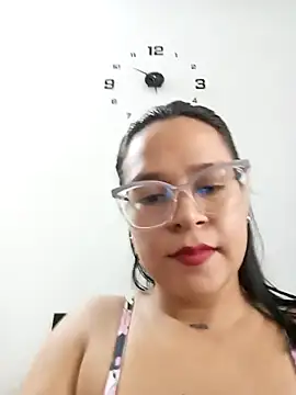 Snapshot of Cristel_Shop chatting on February 7, 2025, 7:49 pm Cristel Shop online show from February 7, 2025, 7:49 pm