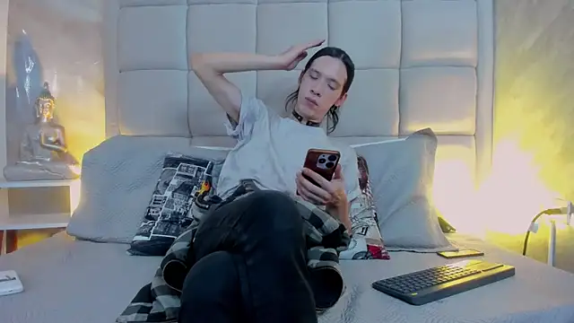 Hecatee 77 online show from November 2, 2025, 8:03 pm