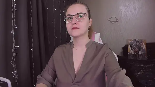 MissBrightShine online show from December 16, 2025, 11:14 am