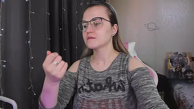 MissBrightShine online show from March 22, 2026, 12:07 pm