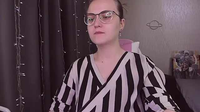 MissBrightShine online show from November 6, 2025, 10:08 am