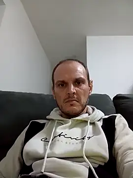 Ilovesquirt84 online show from April 20, 2026, 5:10 am