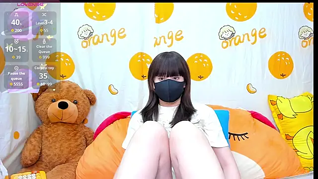 alonelove   online show from October 19, 2025, 2:25 am