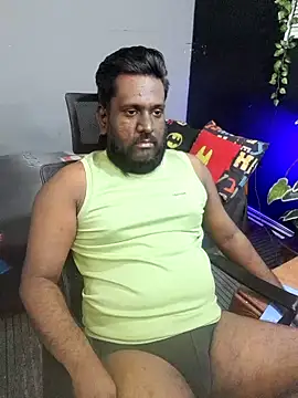 Rayansmith  online show from November 17, 2025, 6:28 am