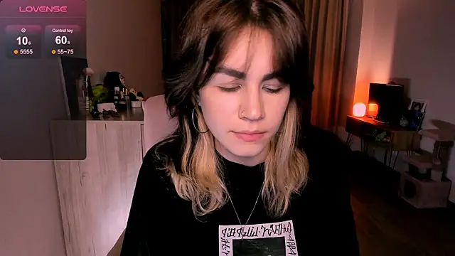 Snapshot of _selectrra chatting on February 17, 2025, 3:11 pm selectrra online show from February 17, 2025, 3:11 pm