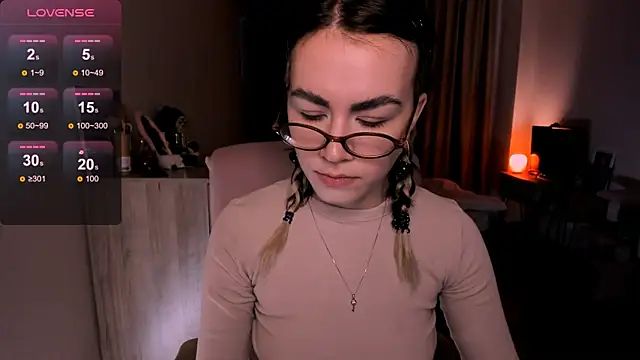 Snapshot of _selectrra chatting on March 17, 2025, 12:25 pm selectrra online show from March 17, 2025, 12:25 pm