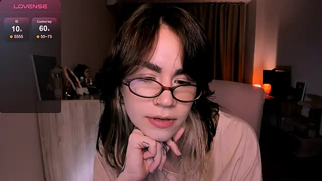 Snapshot of _selectrra chatting on March 6, 2025, 2:40 pm selectrra online show from March 6, 2025, 2:40 pm