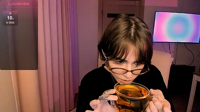 Snapshot of _selectrra chatting on January 24, 2025, 2:08 pm selectrra online show from January 24, 2025, 2:08 pm