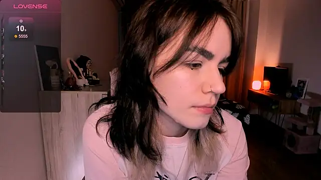 Snapshot of _selectrra chatting on March 13, 2025, 12:02 pm selectrra online show from March 13, 2025, 12:02 pm