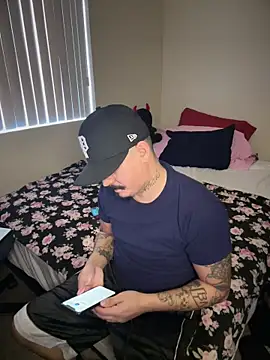 PeterGrandee online show from October 23, 2025, 6:28 pm