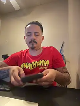 Snapshot of PeterGrandee chatting on June 11, 2026, 5:32 pm PeterGrandee online show from June 11, 2026, 5:32 pm