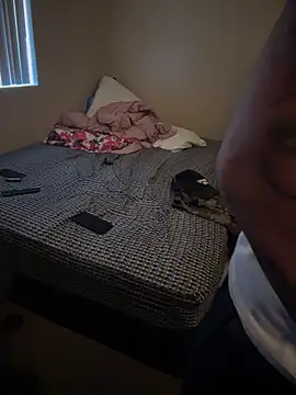 Snapshot of PeterGrandee chatting on June 9, 2026, 6:20 pm PeterGrandee online show from June 9, 2026, 6:20 pm