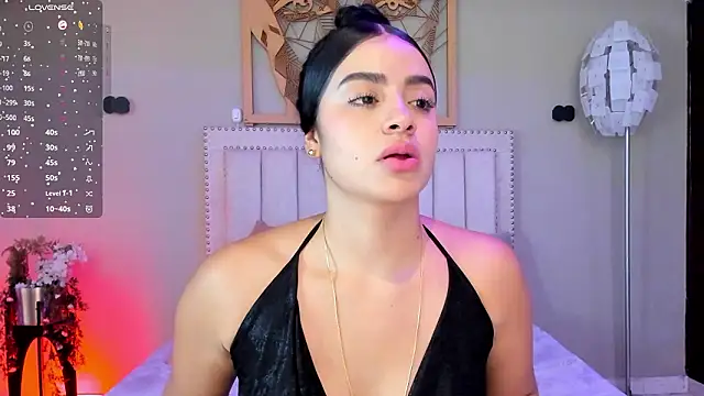 Paula Desousa online show from March 14, 2026, 8:04 pm