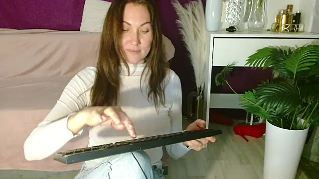 Snapshot of Imcarrieberry chatting on November 15, 2025, 2:54 pm Imcarrieberry online show from November 15, 2025, 2:54 pm