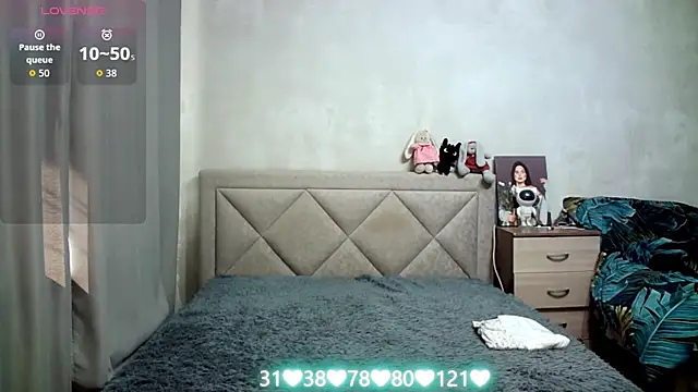 juliettkalen online show from September 18, 2025, 10:40 am