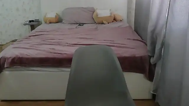 juliettkalen online show from April 12, 2026, 5:22 am