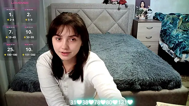 juliettkalen online show from October 14, 2025, 4:35 am