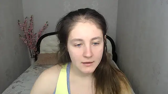 Holliy Cooper online show from December 23, 2025, 7:51 am