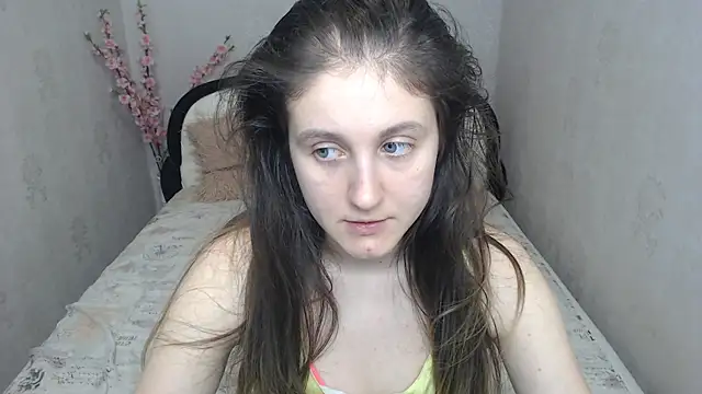 Snapshot of Holliy_Cooper chatting on May 20, 2026, 8:00 am Holliy Cooper online show from May 20, 2026, 8:00 am