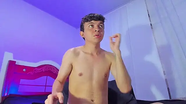 Snapshot of Lucaas_King chatting on December 2, 2025, 10:33 pm Lucaas King online show from December 2, 2025, 10:33 pm