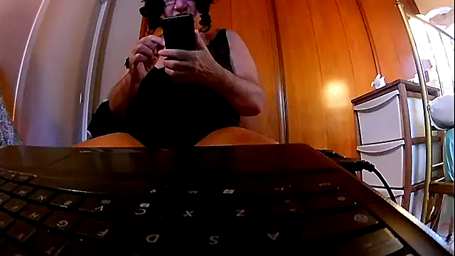 Snapshot of daniela44 chatting on October 31, 2025, 8:22 am daniela44 online show from October 31, 2025, 8:22 am