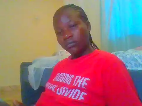 Snapshot of prettychic5 chatting on April 6, 2026, 7:53 am prettychic5 online show from April 6, 2026, 7:53 am