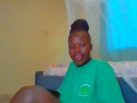 Snapshot of prettychic5 chatting on May 29, 2026, 6:41 am prettychic5 online show from May 29, 2026, 6:41 am