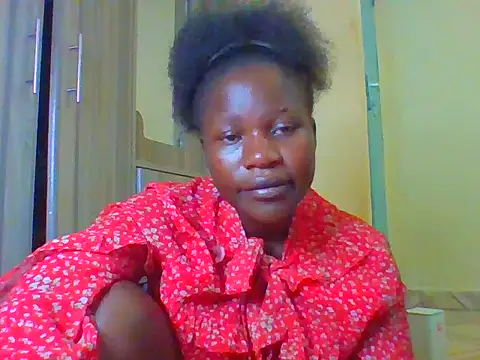 Snapshot of prettychic5 chatting on March 21, 2026, 12:09 pm prettychic5 online show from March 21, 2026, 12:09 pm