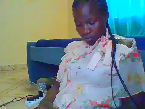 Snapshot of prettychic5 chatting on April 7, 2026, 9:22 am prettychic5 online show from April 7, 2026, 9:22 am