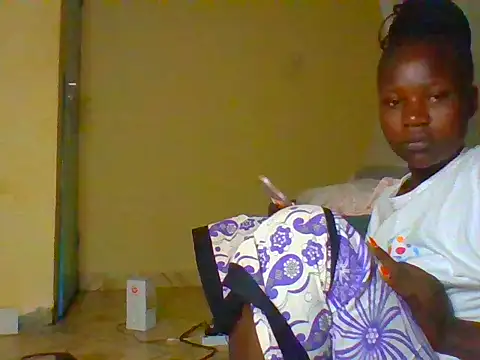 Snapshot of prettychic5 chatting on May 24, 2026, 4:07 pm prettychic5 online show from May 24, 2026, 4:07 pm