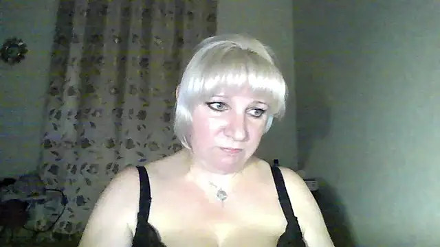 MeilomaWesa online show from November 25, 2025, 5:02 pm