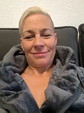 DarleenHot online show from October 22, 2025, 6:35 am