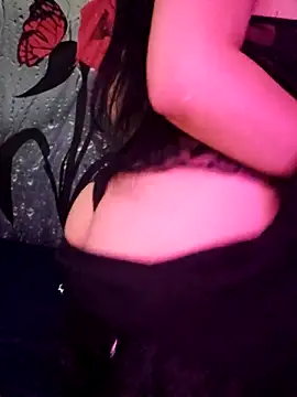 Zeina2024 online show from December 15, 2025, 7:41 pm